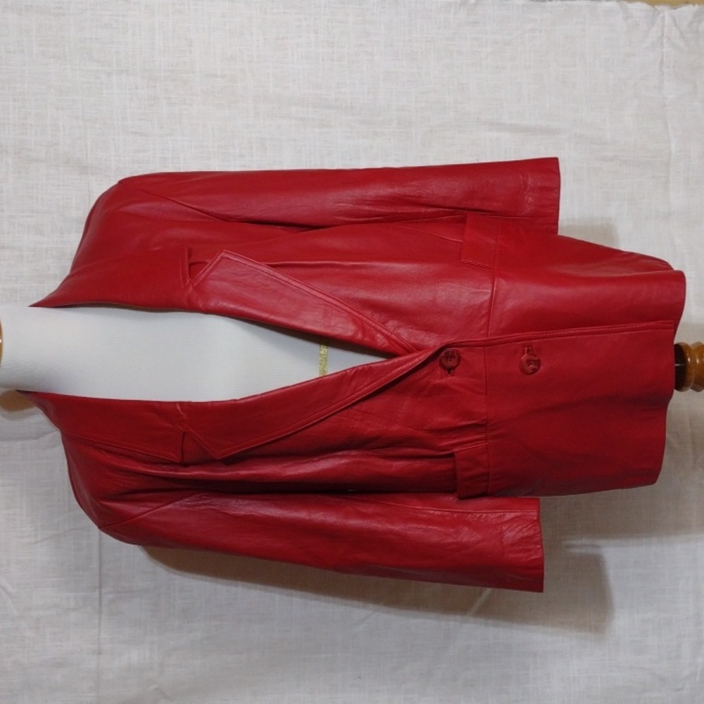 Vintage LNR bright red long-line leather blazer!